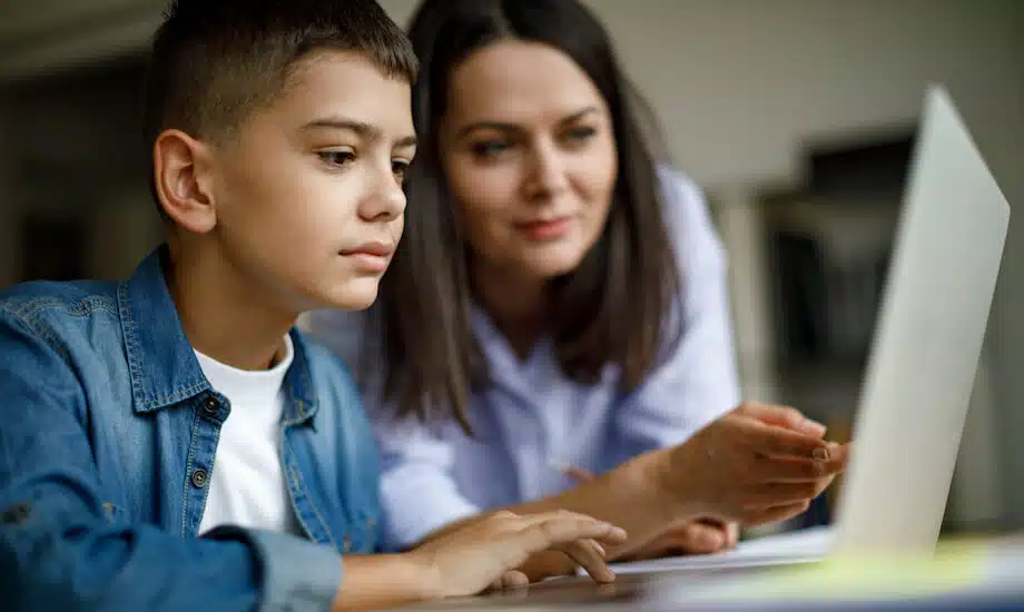 Teacher demonstrates the need to read critically and recognize misinformation for student online.